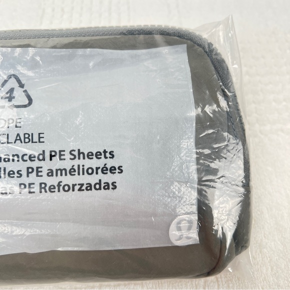 NWT Lululemon Everywhere Belt Bag (1L) - Grey Sage - Picture 5 of 6